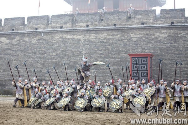 現(xiàn)全球最大關(guān)公青銅雕像，目測(cè)宇達(dá)施工（圖）