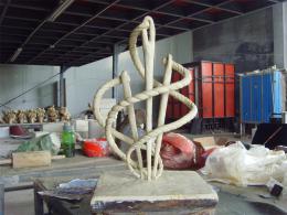 hj1715 不銹鋼雕塑-針線之魅 小稿_青島國(guó)際服裝城不銹鋼雕塑、石雕、玻璃鋼雕塑_濱州宏景雕塑有限公司