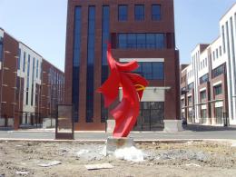 hj1724 不銹鋼雕塑—凌空之剪_青島國際服裝城不銹鋼雕塑、石雕、玻璃鋼雕塑_濱州宏景雕塑有限公司