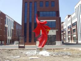 hj1725 不銹鋼雕塑—凌空之剪_青島國際服裝城不銹鋼雕塑、石雕、玻璃鋼雕塑_濱州宏景雕塑有限公司