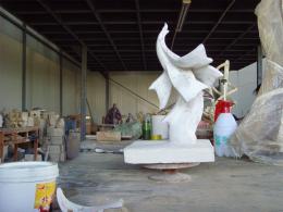 hj1747 不銹鋼雕塑—凌空之剪 小稿_青島國際服裝城不銹鋼雕塑、石雕、玻璃鋼雕塑_濱州宏景雕塑有限公司